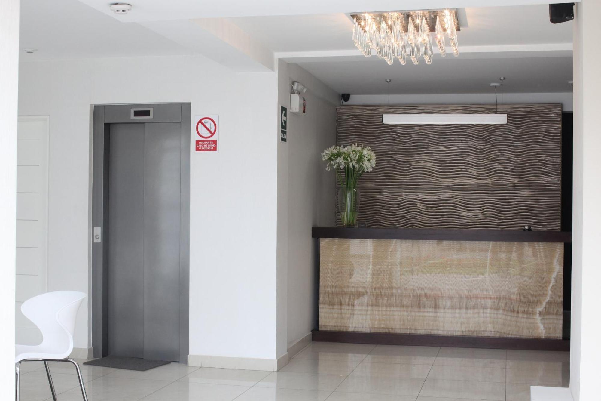 Park Hotel Lima Bagian luar foto
